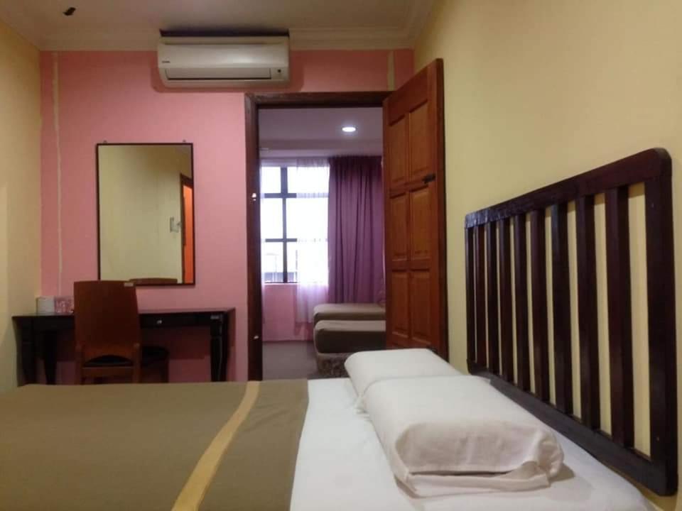 Hotel Nawar Pasir Mas Exterior photo