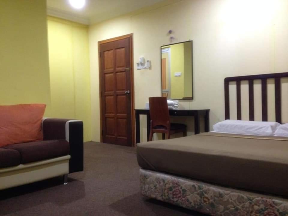 Hotel Nawar Pasir Mas Exterior photo