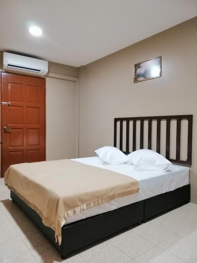 Hotel Nawar Pasir Mas Exterior photo